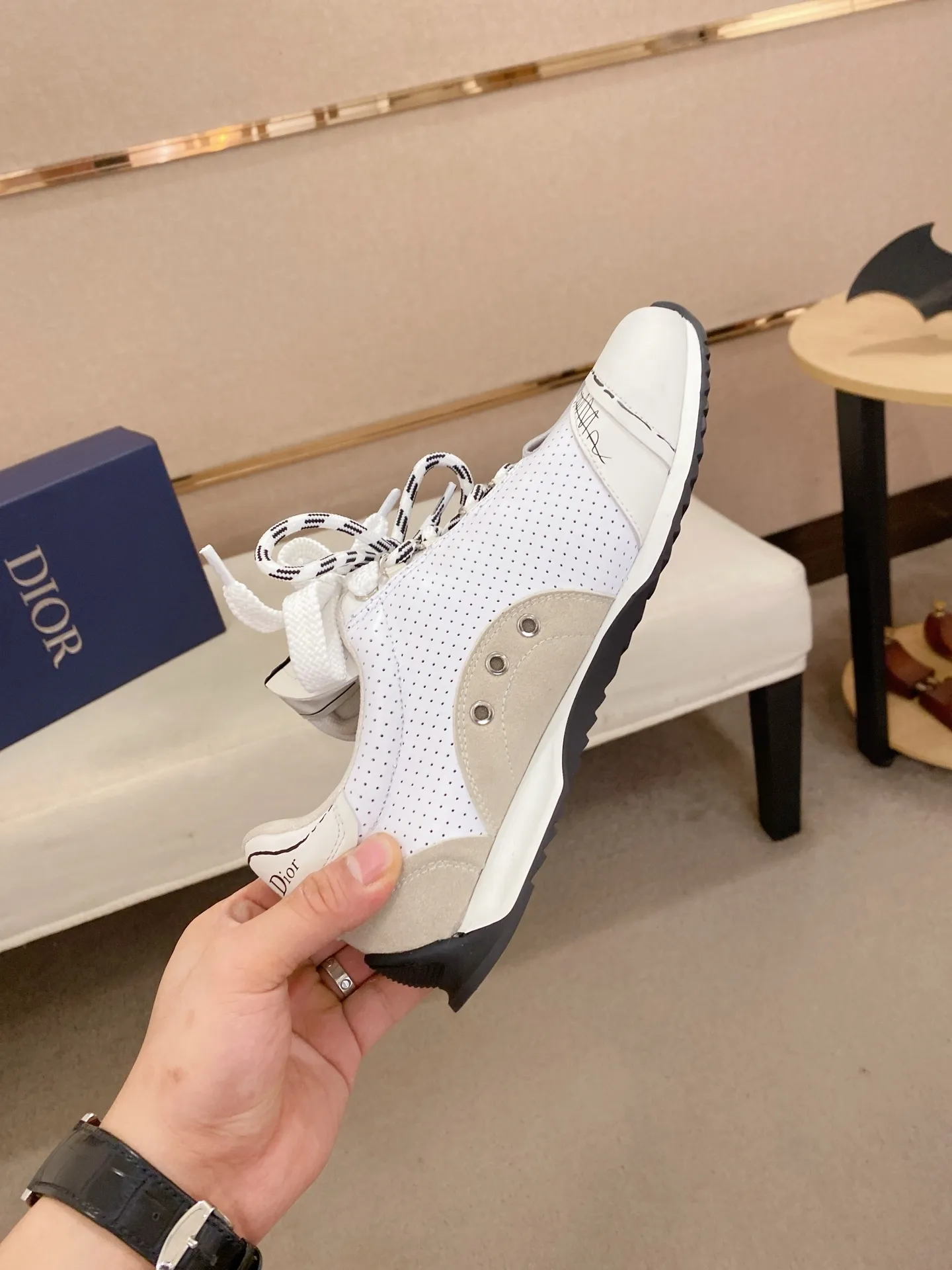 Men's shoes💰: 500💰Couple style💏 [Dior·Dior] New casual sports style men's shoes, new spring and summer design, perfect workmanship, lace-up lazy style to create wardrobe quality, upper: imported first-layer cowhide, mesh breathable lining soft and comfortable, ultra-light TPU wear-resistant outsole, simple, versatile fashion men's shoes, excellent color code number 35--44. (45,46 customized items are not returnable or exchangeable)